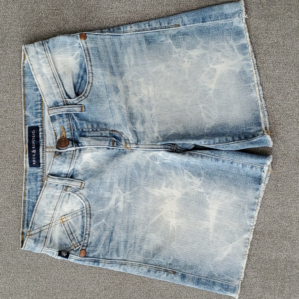ROCK & REPUBLIC Bumpershoot Denim Shorts SIZE: 2